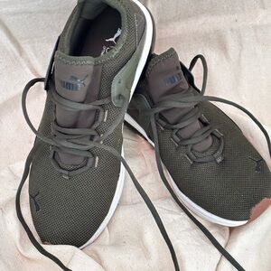 Puma Men's Dark Green Sneakers